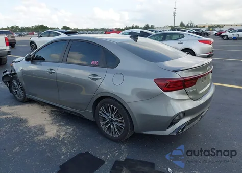 2022 Kia Forte Gt-Line z USA, uszkodzony, nr VIN 3KPF54AD8NE487693